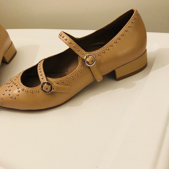 Shoes - Picture 2 of 3